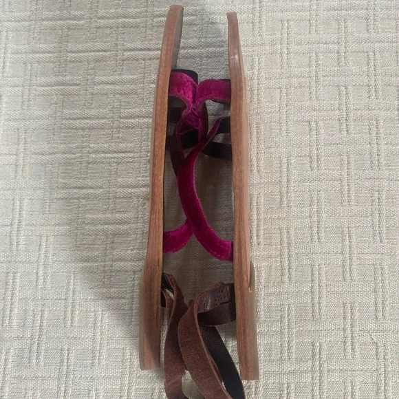 Free people velvet sandals. - Picture 5 of 10